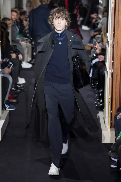 Look 37